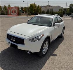إنفينيتي QX70